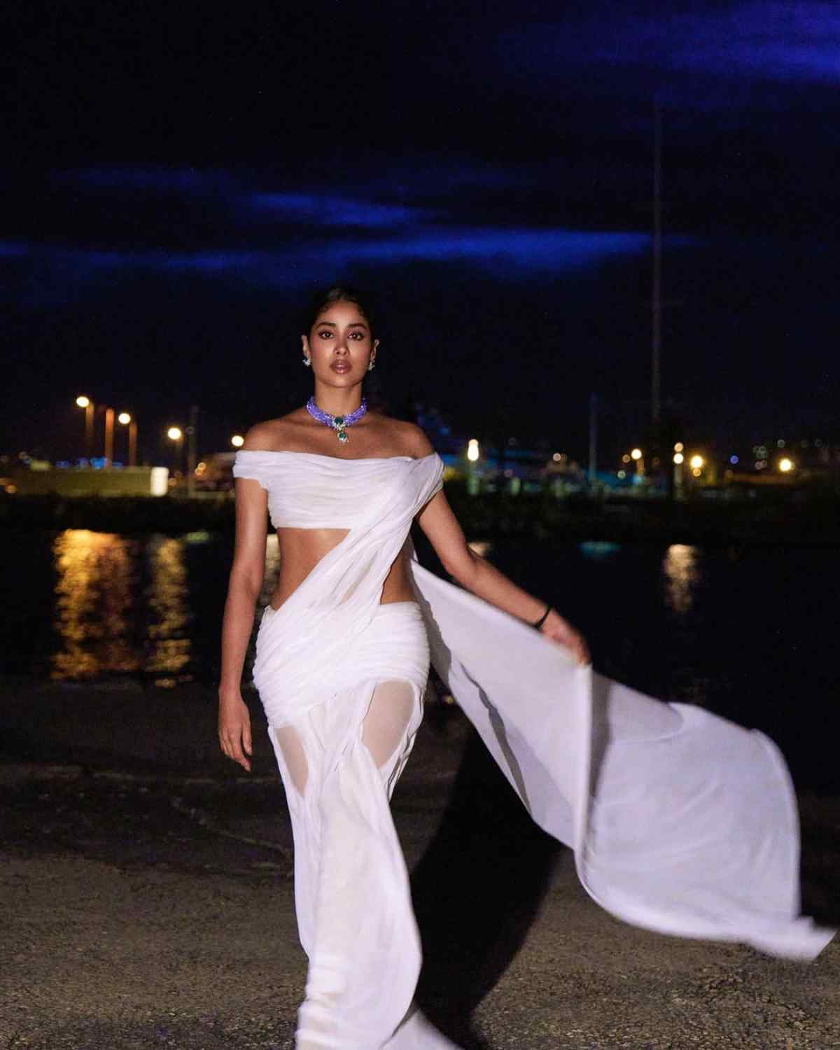 Janhvi Kapoor Photos