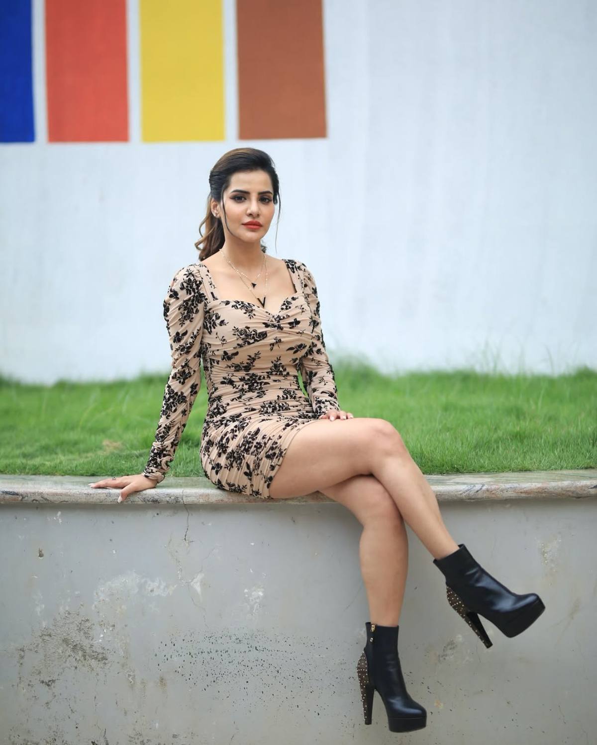 Ashu Reddy Photos