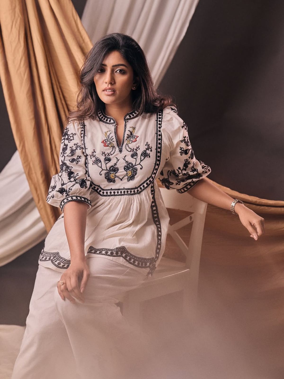 Eesha Rebba Photos