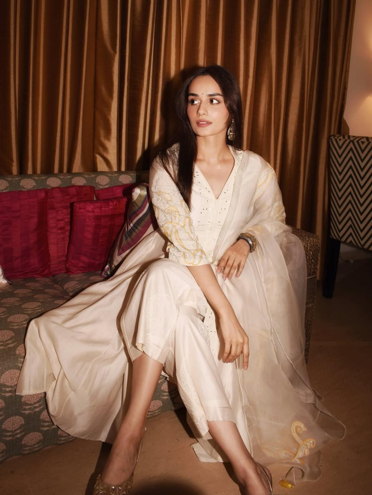 Manushi Chillar Photos