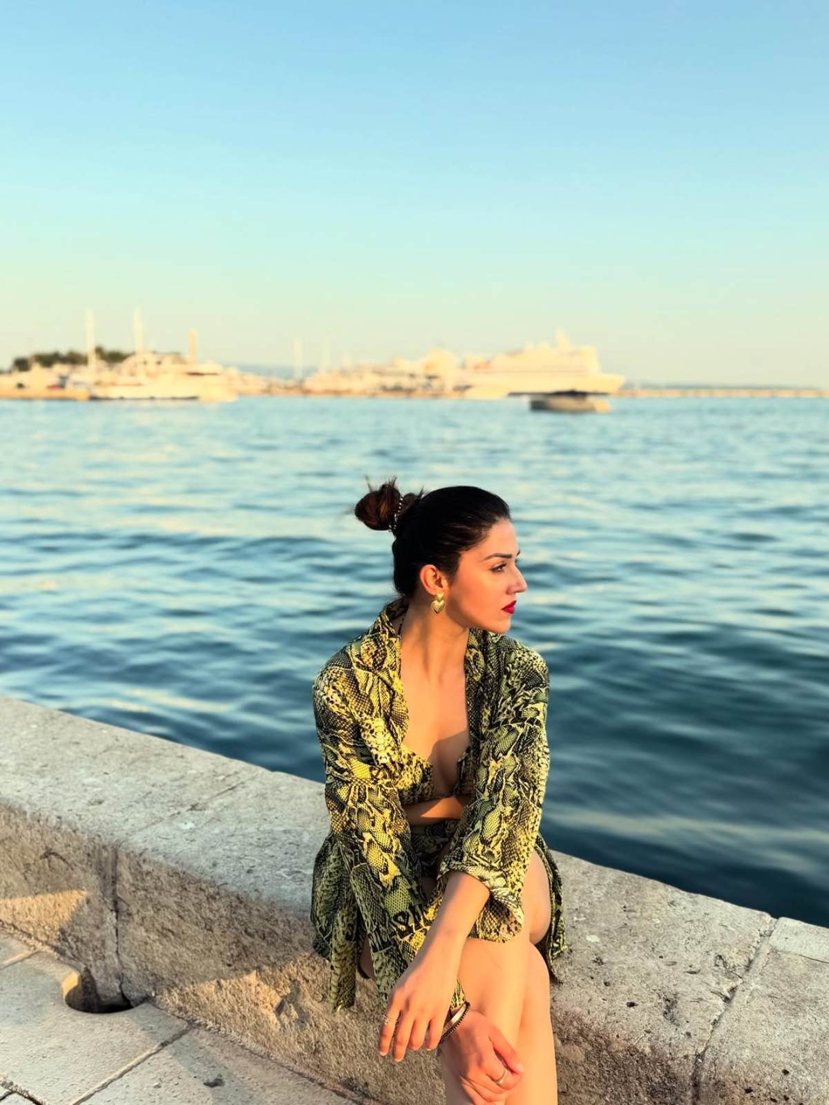 Mehreen Pirzada Photos