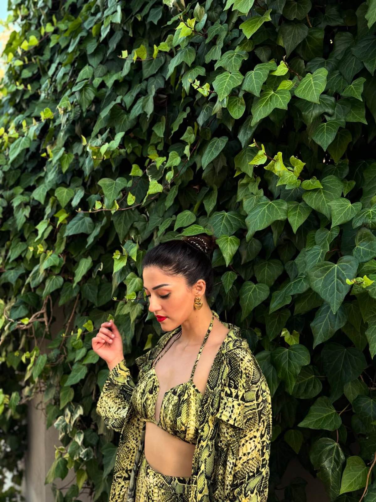Mehreen Pirzada Photos