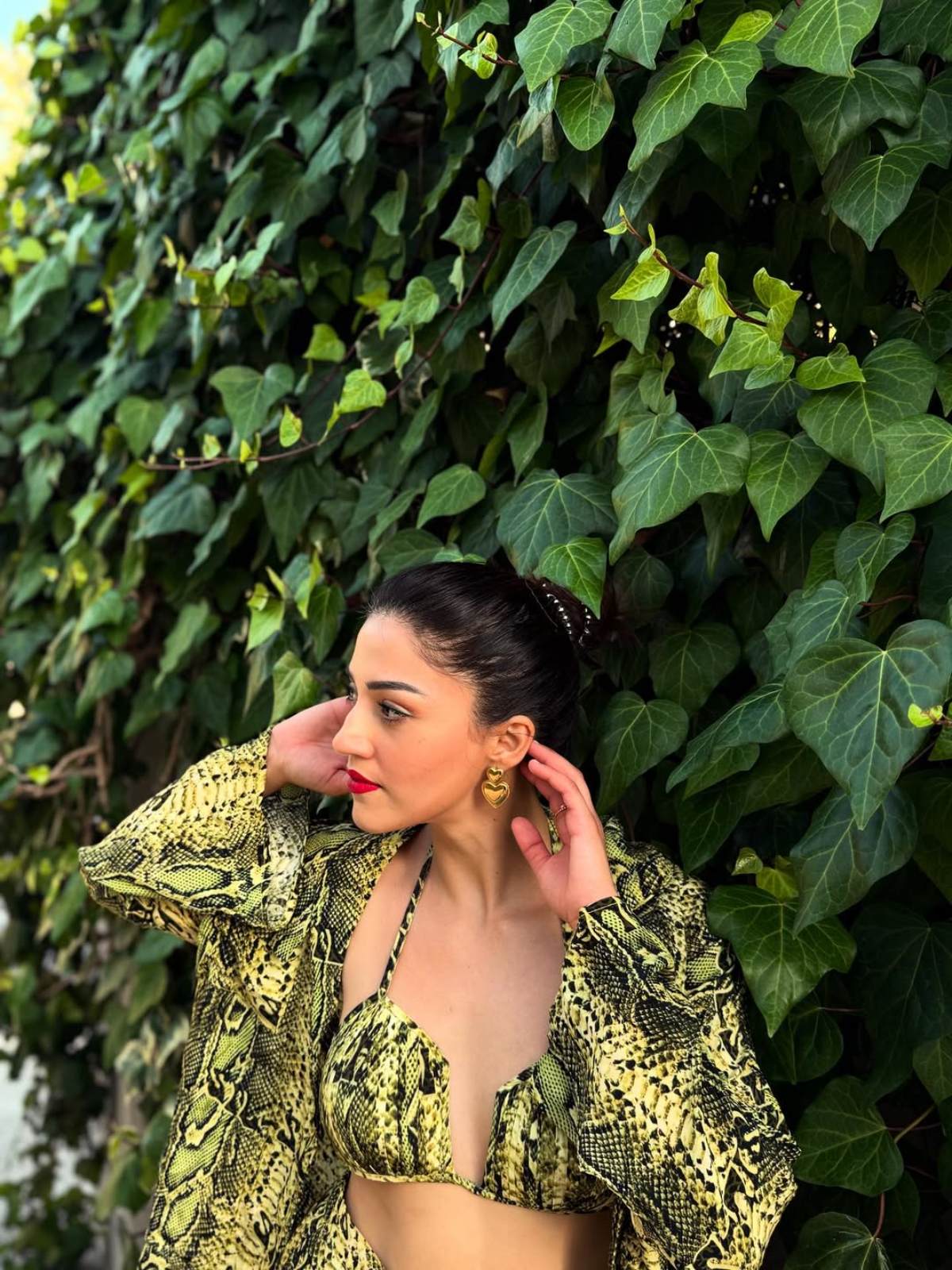 Mehreen Pirzada Photos