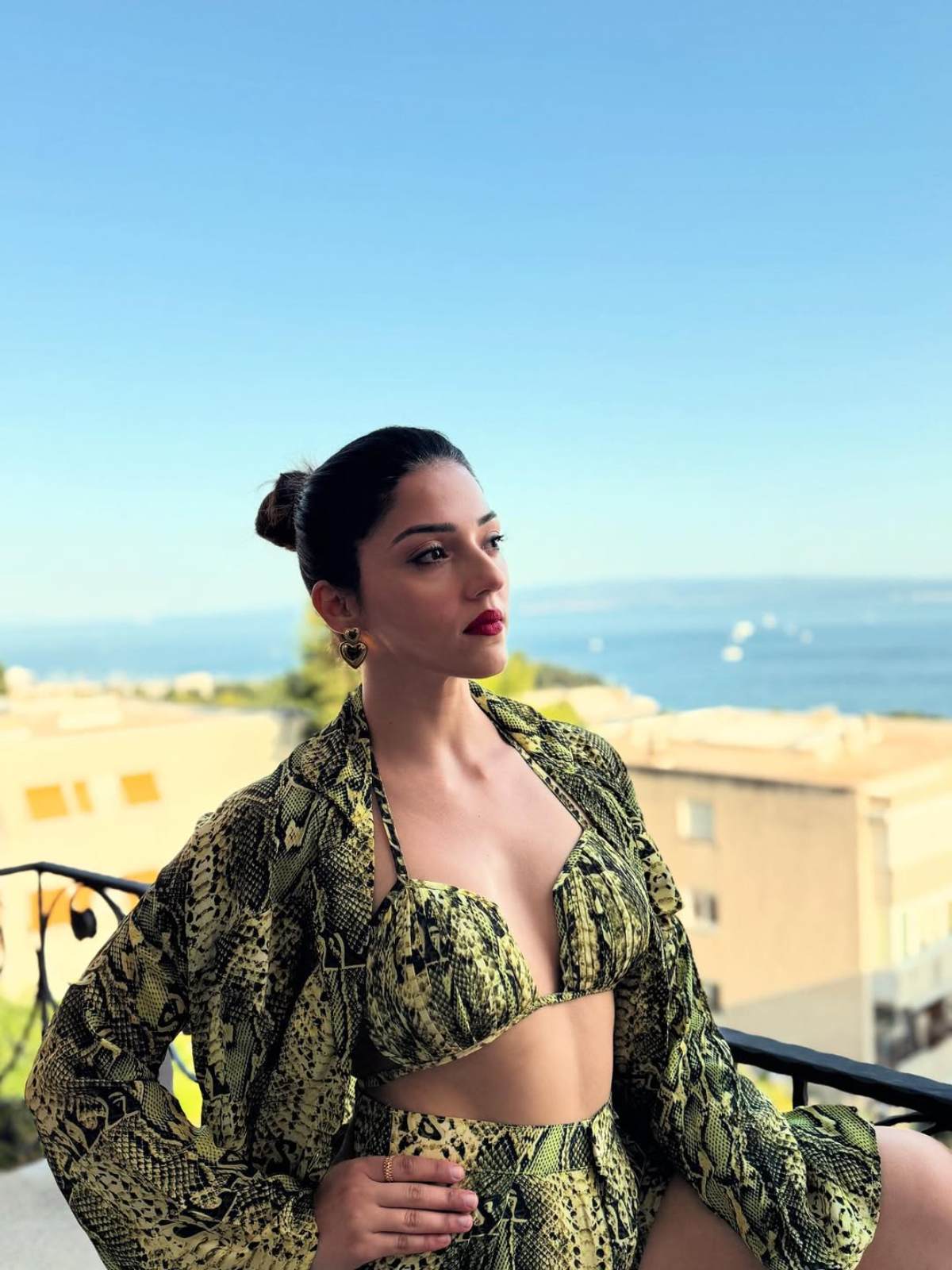 Mehreen Pirzada Photos