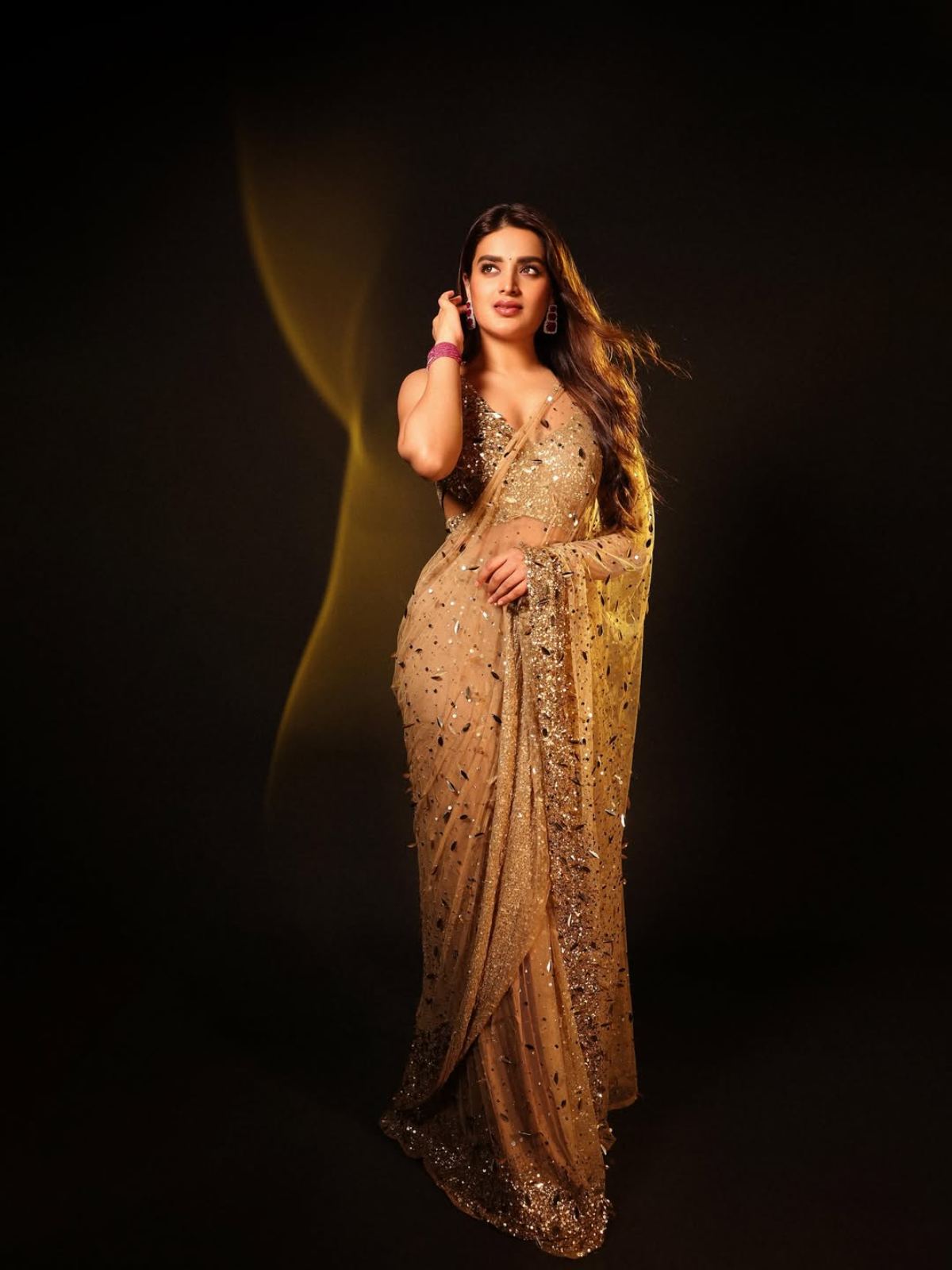 Nidhhi Agerwal Photos