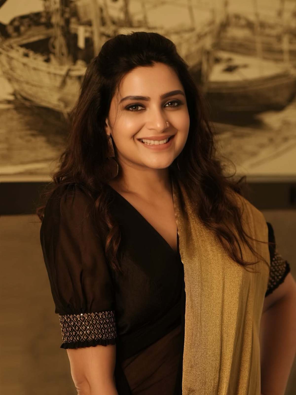 Divya Pillai Photos