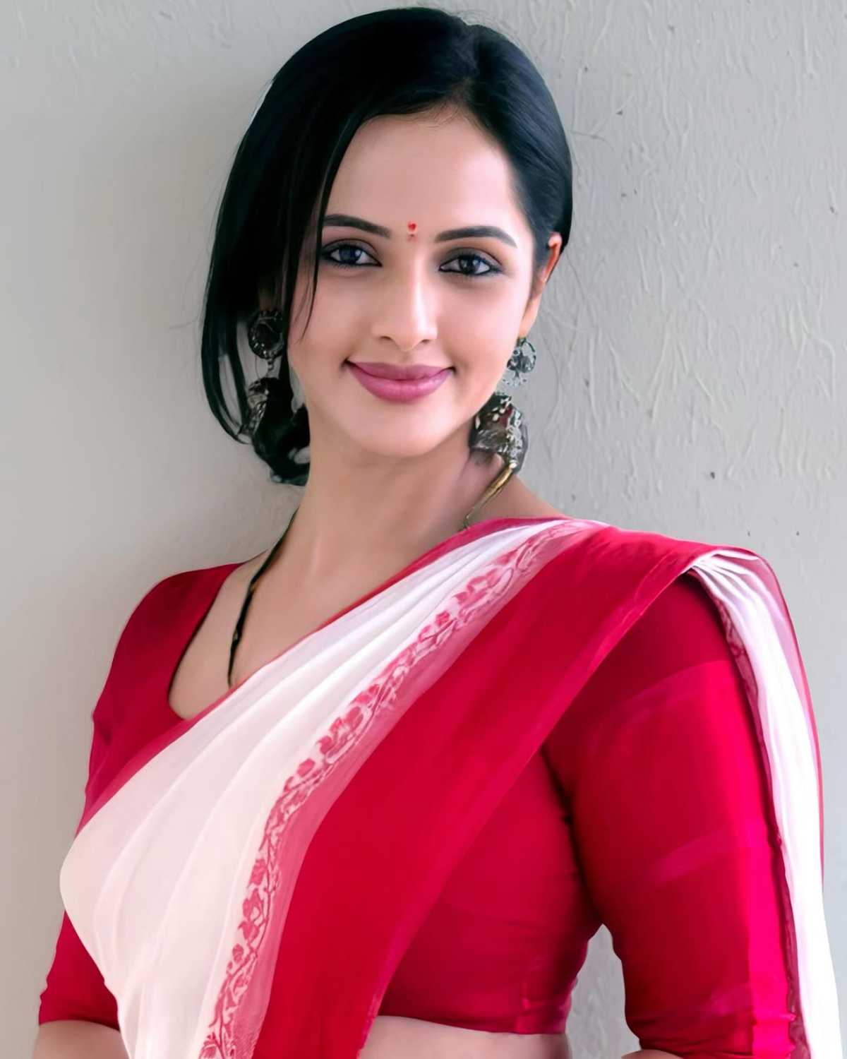 Jyothi Poorvaj Photos
