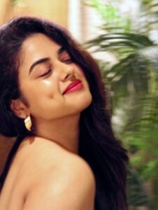 Siddhi Idnani Photos